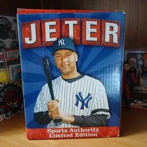 2006 Limited Edition Derek Jeter Sports Authority Figurine Yankee Give Away - Picture 1 of 6