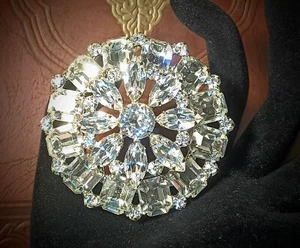 Vintage Brosche weiß signiert groß gestapelt klar Smaragdschliff rund Strass - Bild 1 von 9