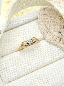 18ct Yellow Gold Trilogy 0.05ct Diamond Illusion Set Ring UK Hallmark Size O 1/2 - Picture 1 of 10