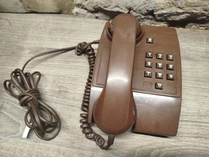 BT Statesman Phone Brown - Picture 1 of 3