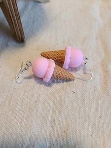 Handcrafted Pink Ice Cream Cone Dangle Earrings NEW 2" Lobe Area Ladies/Girls - Imagen 1 de 4