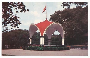 The Bandshell in Montabello Park St. Catharines Ontario ON Bandstand Postcard - Imagen 1 de 2
