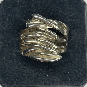 Anillo de diseñador vintage de plata de ley 925 con líneas abstractas firmado 6,1 gramos talla 9 - Imagen 1 de 3