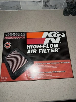 Carquest/K & N Engineering CM8011 Filters - Air Filter Foto 1 de 3