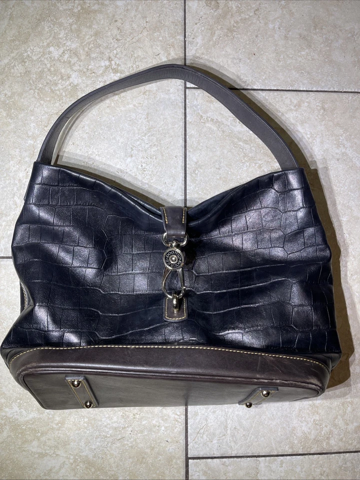 Bolso Hobo Dooney & Bourke Negro y Marrón Croco Cuero Repujado Logo Bloqueo Foto 1 de 4