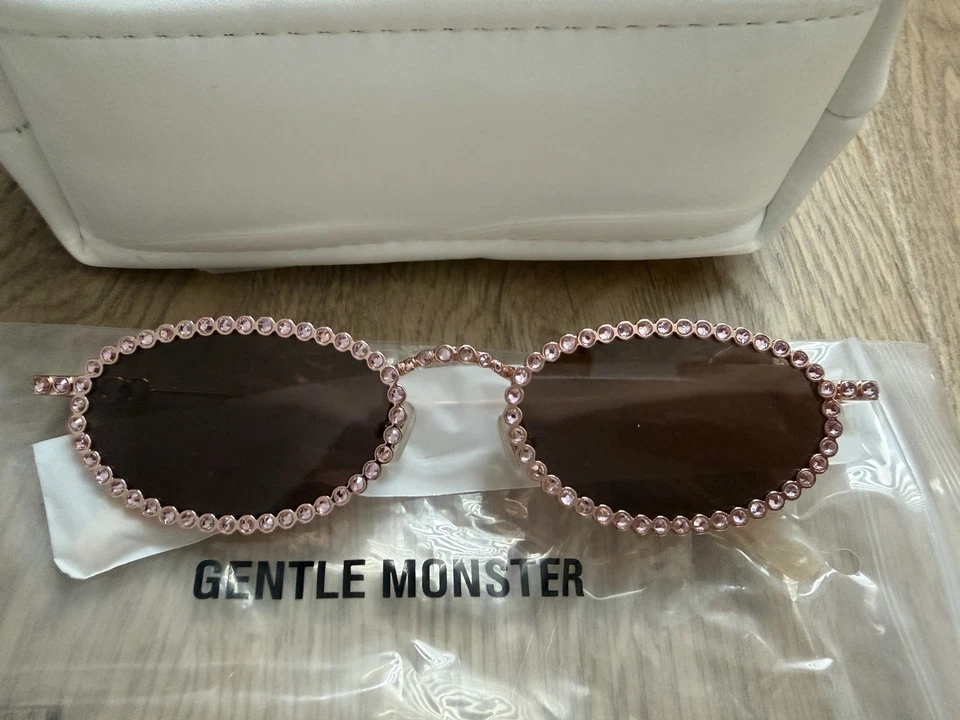 100% Authentic Gentle Monster x Jennie Lesyeuxdenini 02 Round Pink Sunglasses - Imagem 1 de 4