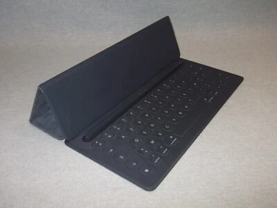 Genuine Apple Smart Keyboard for iPad Pro 12.9'' Gen 1st & 2nd - French - Image 1 of 4