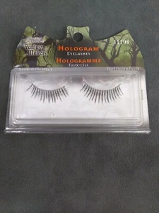 Sexy Wild * WetnWild Fantasy Makers * Hologram 11191 * False Eyelashes - Picture 1 of 3