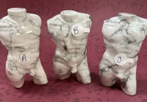 HOWLITE männliche Figur Torso Figur handgeschnitzt Stein Mineral Exemplar Kristall 3" - Bild 1 von 4