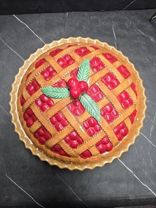 PASTEL DE CEREZA ROJA VINTAGE. Plato cubierto de recetas con tapa - Imagen 1 de 6