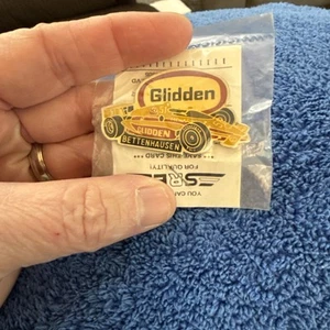 NOS Vintage Indy Car Tony Bettenhausen Golden Sponsor Pin (NIP) 40 - Bild 1 von 1