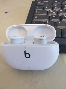 Beats by Dr. Dre Studio Buds + Wireless In-Ear-Kopfhörer Weiss - Bild 1 von 2