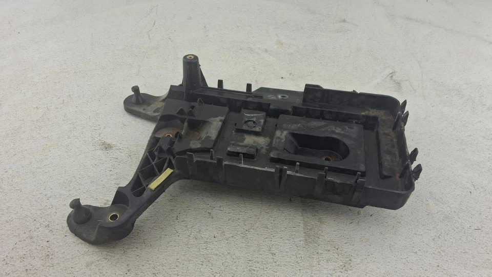 Soporte bandeja batería VOLKSWAGEN PASSAT 2012-2022 SOPORTE OEM Foto 1 de 4