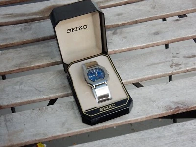VINTAGE SEIKO WATCH 7005-5020 BLUE DIAL AUTOMATIC WATCH Octagonal Case JAPAN - image 1 of 4