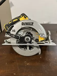 DEWALT 20V MAX* XR Brushless Cordless 7-1/4 in. - Picture 1 of 14