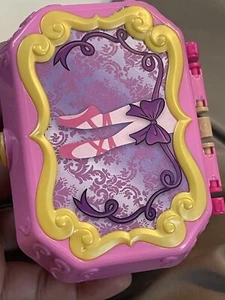 Polly Pocket GCJ88 Pocket World Ballet Compact Play Set - Picture 1 of 7