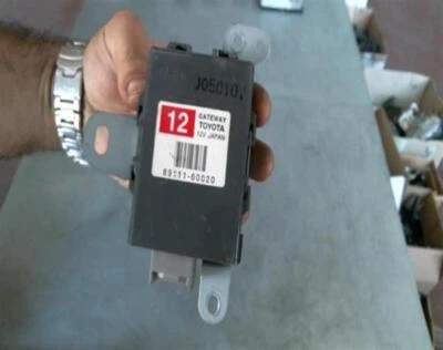 89111-60020 9308 closure switchboard for TOYOTA LAND CRUISER 3.0 TD KDJ120 2007 - Image 1 of 2