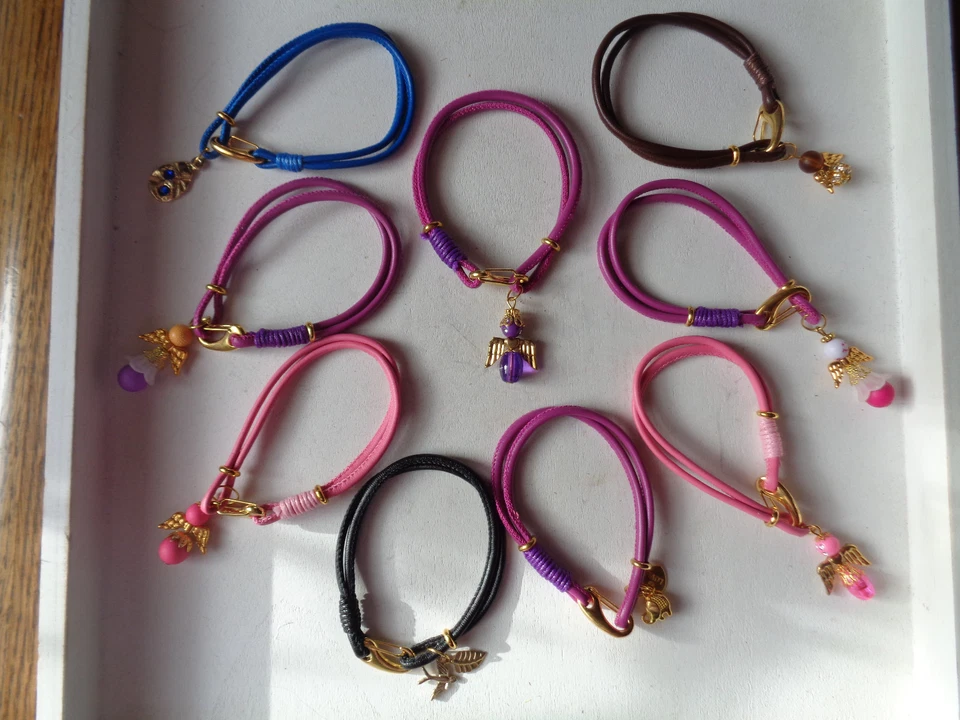 Armband Lederarmband einfach mit Charms-Anhänger 9 verschiedene Varianten - Bild 1 von 1