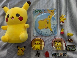 ÉNORME LOT DE JOUETS POKEMON VINTAGE ! FIGURINES FIGURINES PIN'S CLIPS PELUCHE REMONTAGE +PLUS - Photo 1/24