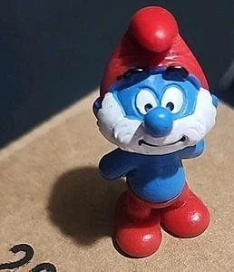 Rare Vintage Thinking Papa Smurf Smiling Figure PVC Toy Figurine Smurfs 2004 - Picture 1 of 3