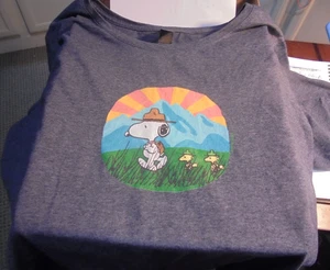 Snoopy und Woodstock Wanderer T-Shirt Größe 1XL Softstyle Poly/Baumwollmischung - Bild 1 von 3