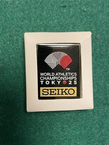 PIN INSIGNIA PATROCINADOR SEIKO PIN CAMPEONATO MUNDIAL TOKIO IAF 2025 - Imagen 1 de 1