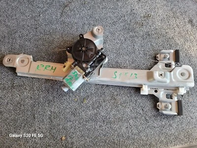 Window Regulator Rear Right Passenger Side 2013-2016 Cadillac SRX 22912131 oem - Image 1 of 4