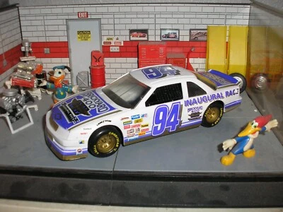 BONITO RARO 1994 RC 1/24 Inaugural Brickyard 400 Chevy Lumina Coche de Eventos Envío Gratis Foto 1 de 4