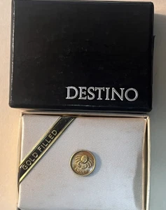 Destino Vintage Cancer Gold Filled Tie Tac New in Box - Bild 1 von 2