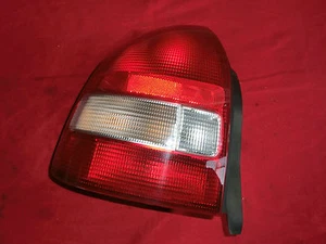 Piloto trasero izquierdo honda civic ej9 ek3 ek4 año: 1996-2001 facelift - Imagen 1 de 1