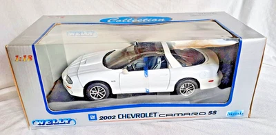CHEVROLET CAMARO SS 2002 white 1:18 Welly WE19861WH come nuovo/ as new - Immagine 1 di 4
