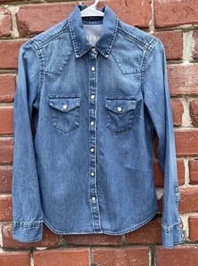 Camicia GAP donna taglia XS manica lunga perla snap denim blu western - Foto 1 di 7