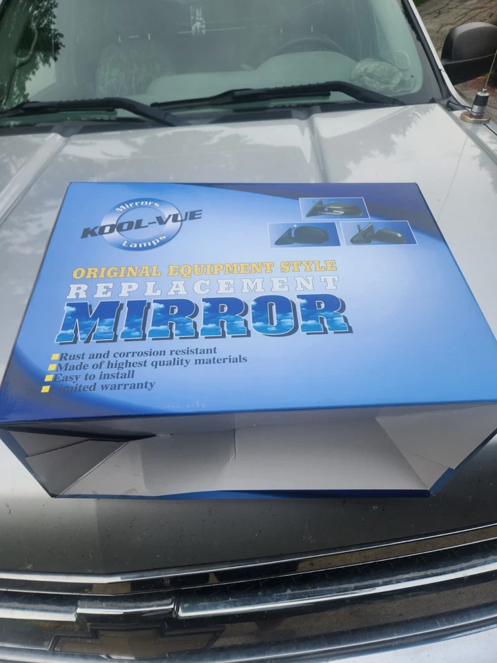 Passenger Side Manual Mirror For 2007-2013 Chevrolet Silverado 1500 GM1321332 - Image 1 of 3