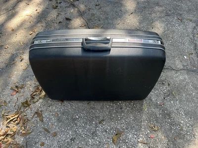 Vintage Samsonite Silhouette Gray Hard Case Suitcase, 29” X 20” X 8”, No Keys - Image 1 of 4