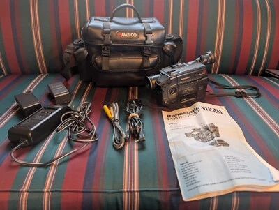 Panasonic Palmcorder PV-22D VHS-C Camcorder Video Camera with Bag & Accessories - Image 1 of 4