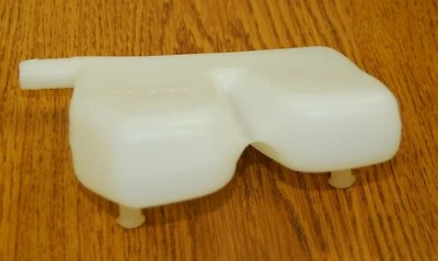 Brake Fluid Reservoir On Master Cylinder Fits Volkswagen Type2 Bus 1971-1972 - Image 1 of 2