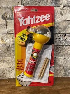 2000 Yahtzee Travel Game Motorized Spinner Tootsietoy - Bild 1 von 4