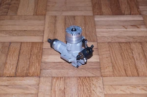 K&B 15 Schnuerle Series 72 RC 2-Stroke QM Pylon Racing Engine 8301 Vintage! - Picture 1 of 16