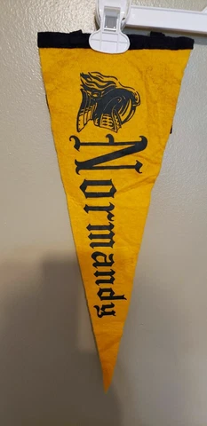 NORMANDY 50'S? WOOL VINTAGE RETRO PENNANT WITH HOLDER Cover