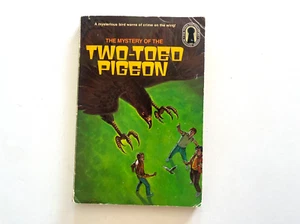 The Mystery of the Two-Toed Pigeon | The Three Investigators | Hitchcock | 1984 - Picture 1 of 5