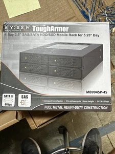 I Icy Dock MB994SP-4S 4 x 2.5 Inch SATA 6Gbps/SAS HDD/SSD Mobile Rack / Cage in - Afbeelding 1 van 1