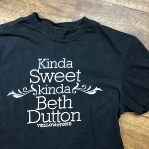 Yellowstone Women Sz M Black T Shirt Kinda Sweet Kinda Beth Dutton - Picture 1 of 5