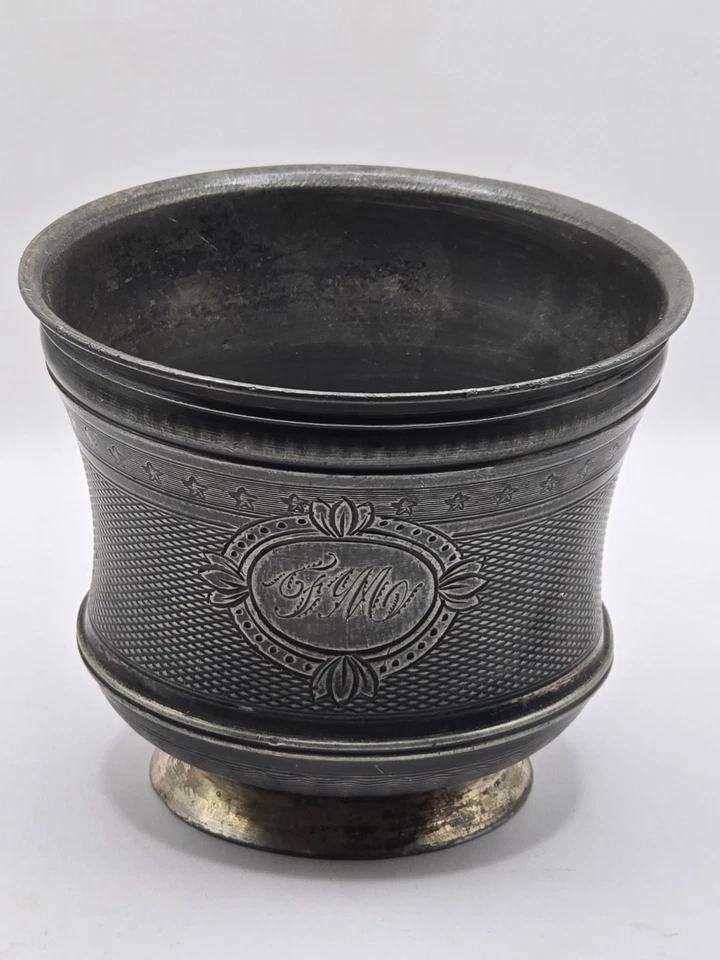 Ancienne timbale en étain - Photo 1/4