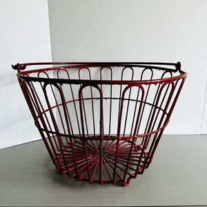 Cesta de huevos vintage roja recubierta de alambre con mango de granja - Imagen 1 de 6
