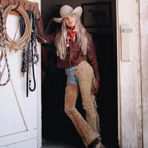 Cowgirl Wildleder Leder Classic Show Chaps Exklusiv Westernreiten Fransen Chaps - Bild 1 von 2