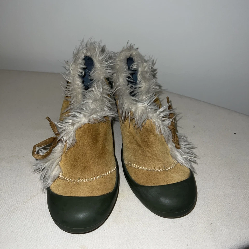 露营皮革 2 英寸高跟鞋麂皮绒 39 码二手状况完好 — 第 1/4 张图片