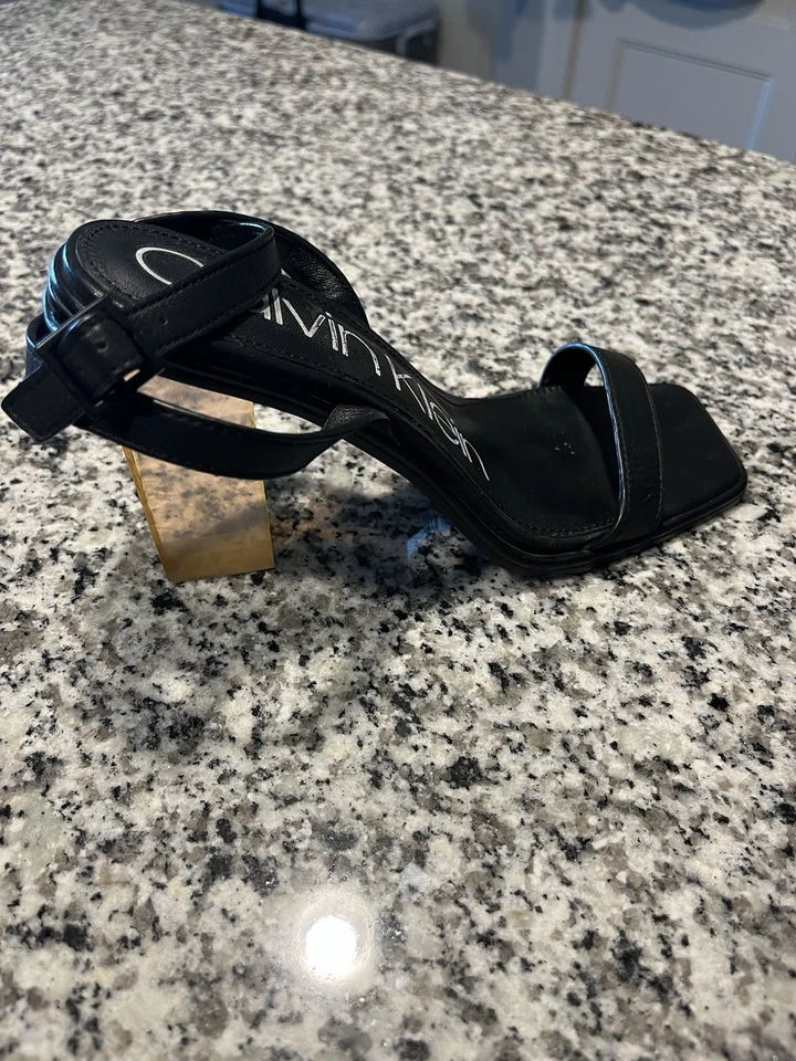 Босоножки Calvin Klein черная кожа Kim размер 7 - Изображение 1 из 4