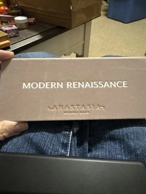 Paleta de sombras de ojos renacentistas modernas Anastasia Beverly Hills Foto 1 de 4