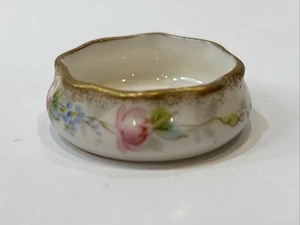 Vintage O & E G Royal Austria Hand Painted Scalloped Salt Cellar 1.5 " Dia. - Picture 1 of 17