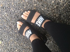 nike sandals women
